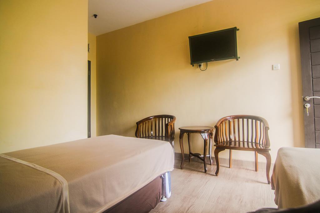 Hotel Cemerlang Baturraden Room photo